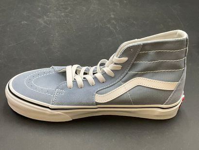 VANS,modèle SK8, pointure 39, paire de baskets...