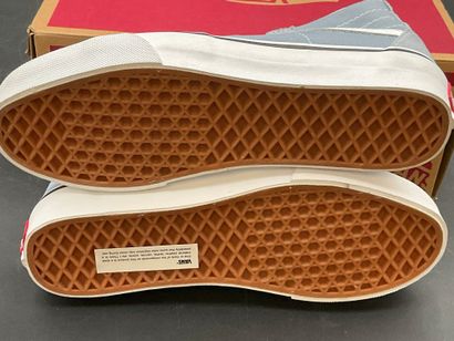 VANS,modèle SK8, pointure 39, paire de baskets...