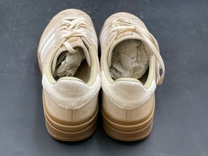 ADIDAS, modèle GAZELLE BOLD W,pointure 40,paire...