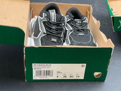 Lot de deux paires de baskets PUMA, modèle...