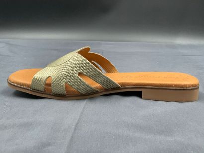 EVA FRUTOS, modèle 3000, paire de mules pointure...