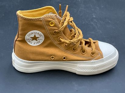 CONVERSE, modèle CHUCK TAYLOR ALL STAR,pointure...