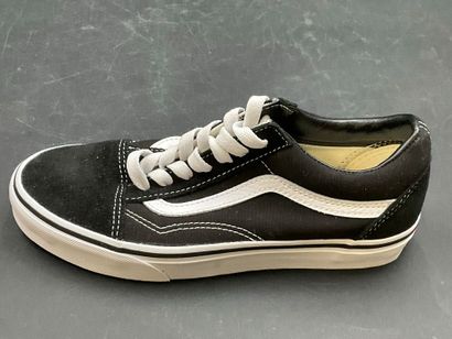 VANS,modèle OLD SKOOL,pointure 36,paire de...