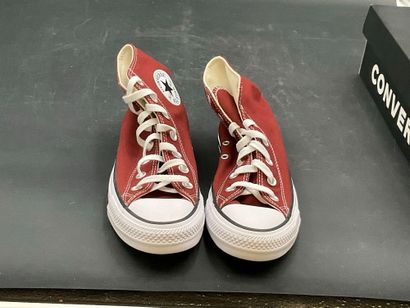 CONVERSE, modèle CHUCK TAYLOR ALL STAR,pointure...