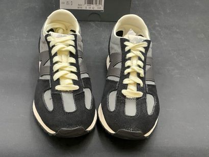 NEW BALANCE,modèle 571,pointure 42, paire...