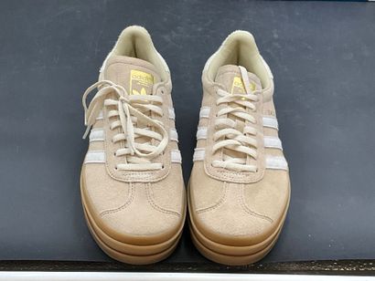 ADIDAS, modèle GAZELLE BOLD W,pointure 40,paire...