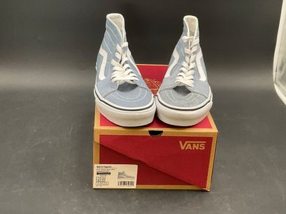 VANS,modèle SK8, pointure 39, paire de baskets...