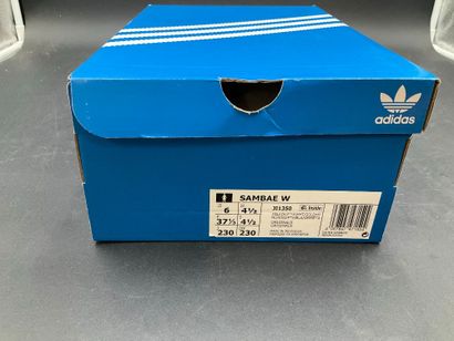 ADIDAS, modèle SAMBAE W,pointure 37,5, paire...