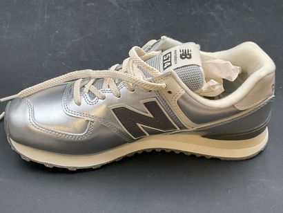 NEW BALANCE,modèle 574,pointure 41, paire...