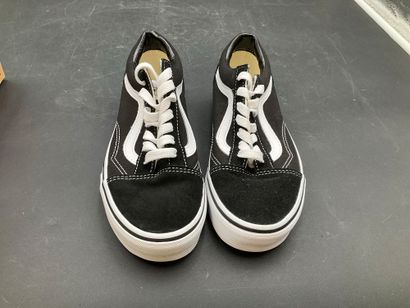 VANS,modèle OLD SKOOL,pointure 36,paire de...