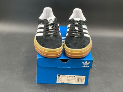 ADIDAS, modèle GAZELLE BOLD W,pointure 40,5,paire...