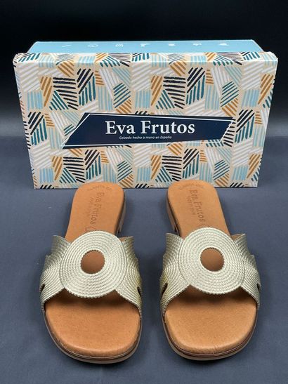 EVA FRUTOS, modèle 3000, paire de mules pointure...