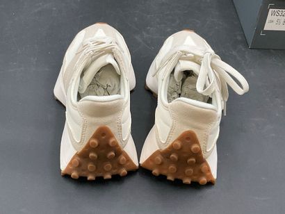 NEW BALANCE, modèle 327,pointure 36, paire...