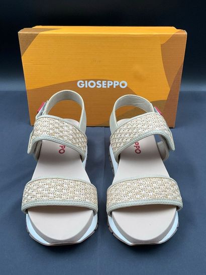 GIOSEPPO, modèle ARGONNE, paire de sandales,...