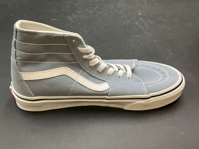 VANS,modèle SK8, pointure 39, paire de baskets...