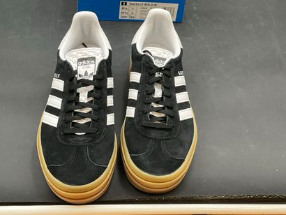 ADIDAS, modèle GAZELLE BOLD W,pointure 40,5,paire...
