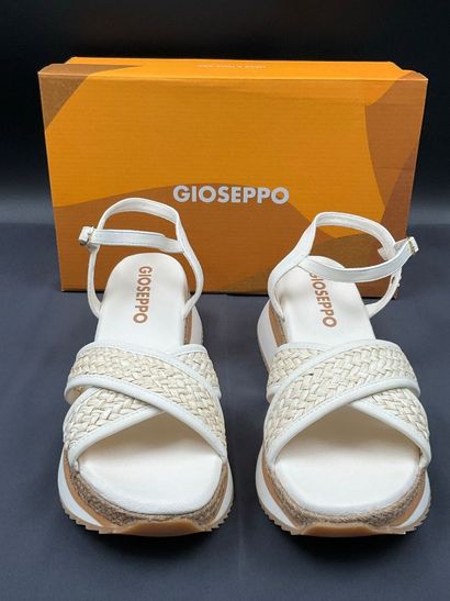 GIOSEPPO, modèle IONA, paire de sandales,...