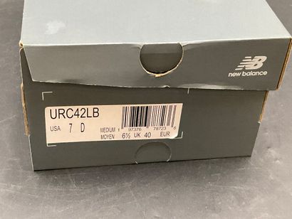 NEW BALANCE, modèle RC42, pointure 40,paire...