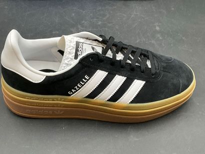ADIDAS, modèle GAZELLE BOLD W,pointure 40,5,paire...