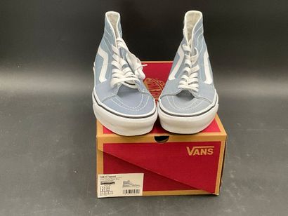 VANS,modèle SK8, pointure 39, paire de baskets...