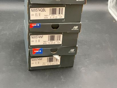 Lot de 3 paires de NEW BALANCE 574 ,pointure...