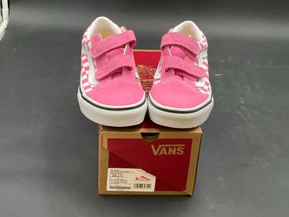 VANS,modèle OLD SKOOL V,pointure 34, paire...