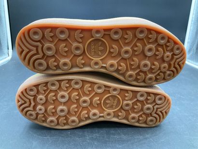 ADIDAS, modèle GAZELLE BOLD W,pointure 38,...