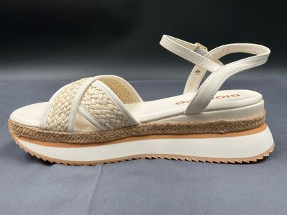 GIOSEPPO, modèle IONA, paire de sandales,...
