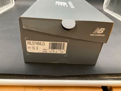 NEW BALANCE,modèle 574,pointure 41, paire...