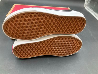 VANS,modèle OLD SKOOL,pointure 36,paire de...
