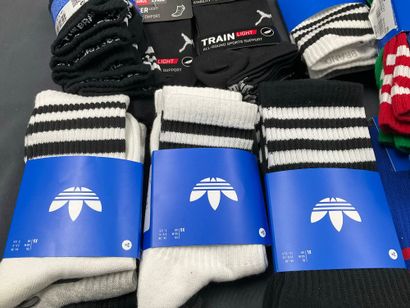 20 lots de 3 paire de chaussettes, dont ADIDAS...