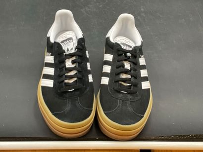 ADIDAS, modèle GAZELLE BOLD W, pointure 38,...