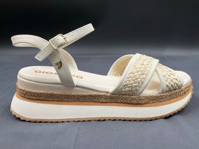 GIOSEPPO, modèle IONA, paire de sandales,...