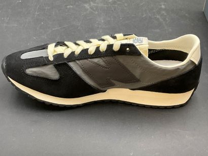 NEW BALANCE,modèle 471, pointure 42, paire...