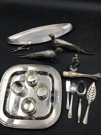 Lot de métal argenté et inox, en l’état,...