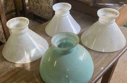 Lot de 4 grandes opalines dt paire de blanches...
