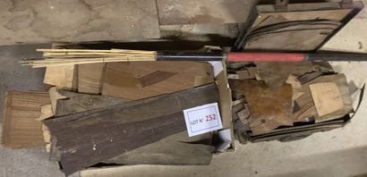 Lot de divers placages, en l’état grenier....