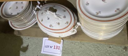 Limoges: partie de service de table en porcelaine,...