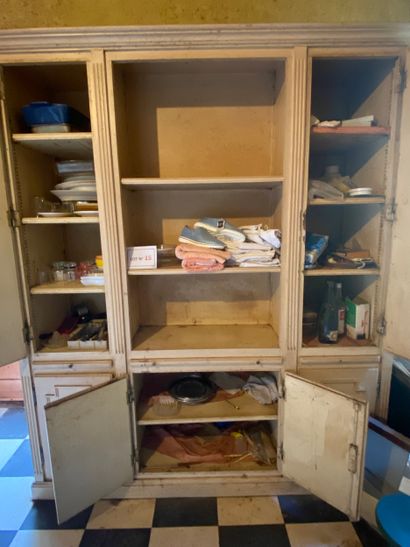 Lot cuisine comprenant: petite table (97X74X78Ht)...