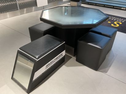 Table basse octogonale d’accueil avec 6 poufs...