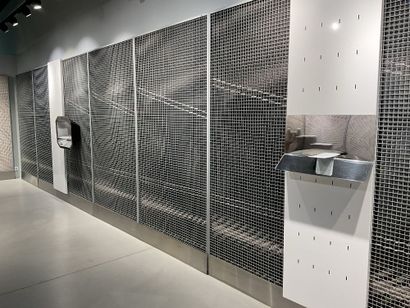 25 mètres linéaires de supports grillagés...