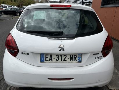 PEUGEOT 208 Immatriculée : EA-312-WR 
Phase...
