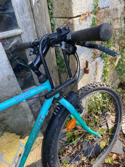VTT Cadre 170 Peugeot avec pneus neufs Circa...