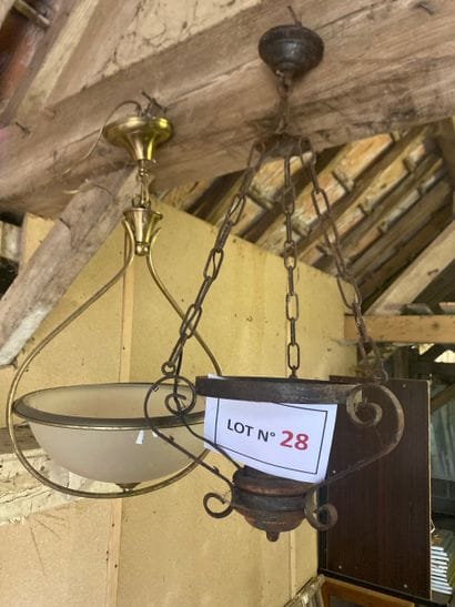 Lot de 2 lustres de type suspensions et en...