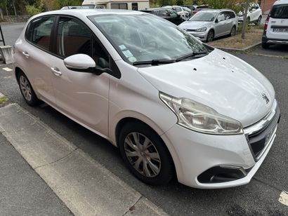 PEUGEOT 208 Immatriculée : EA-312-WR 
Phase...