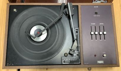 Regroupement de 2 platines disque vinyle.
-...