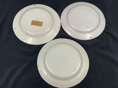 Manette de 18 assiettes dont 8 sur le thème...