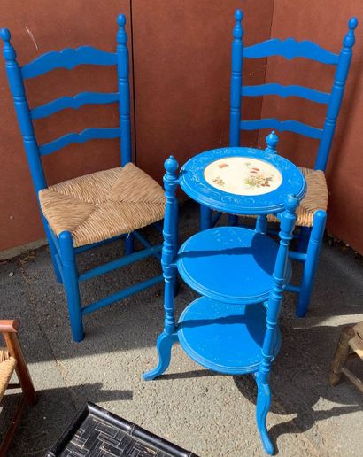 Ensemble de petits mobilier divers, 5 chaises...