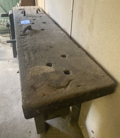 Grand Établi avec bac d’entretoise, le tout...