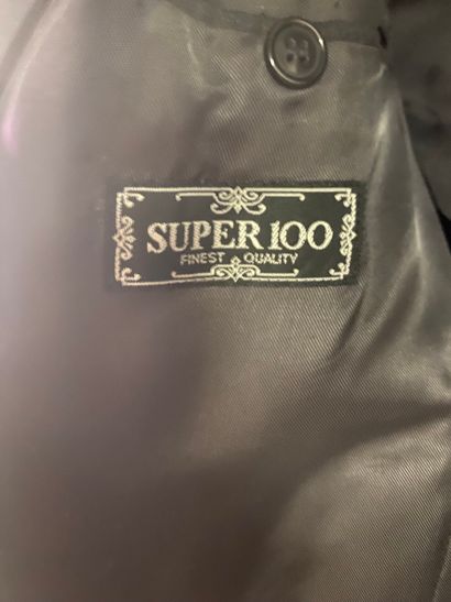 Lot de 2 vestes masculines de qualités dt...